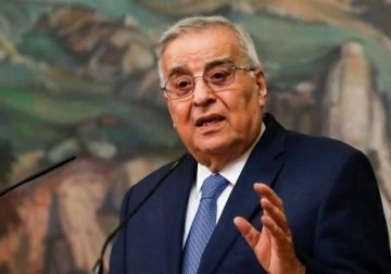 وزير الخارجية اللبناني يهنئ نظيره المصري ويؤكد التعاون الثنائي في وجه التحديات الإقليمية