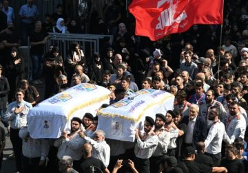 تشييع الشهيدين حسن وأميرة فضل الله في الغبيري بعد العدوان الإسرائيلي على الضاحية الجنوبية