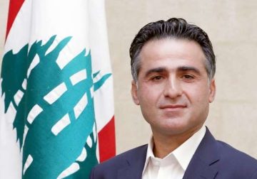 حمية: المقاومة حصن لبنان والمطار يعمل مع تعديل الرحلات لأسباب أمنية