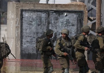 الجيش الإسرائيلي يقتحم مدناً في الضفة الغربية ويعتقل ويصيب شباناً